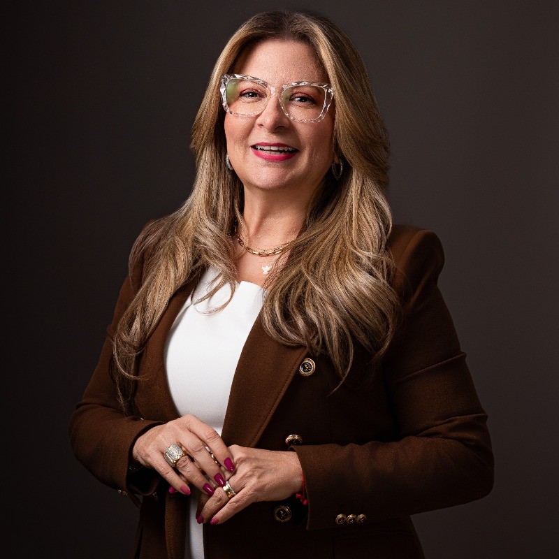 Dr.&ordf; Tatiana Antunes Santos